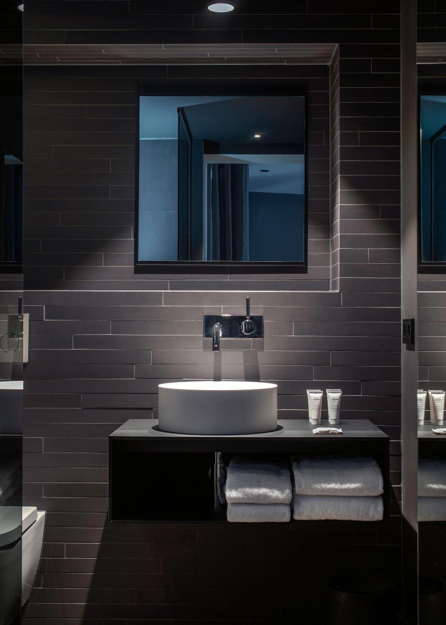 Kazerne Hotel - Member Of Design Hotels آيندهوفن المظهر الخارجي الصورة